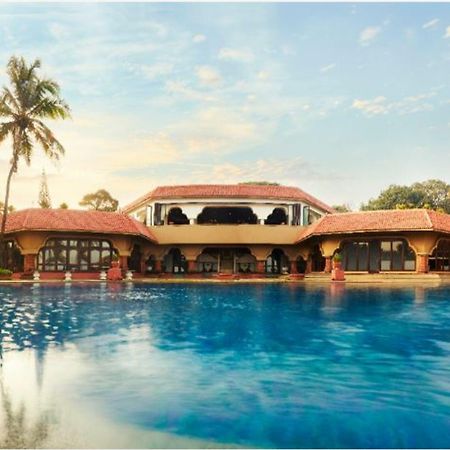 Taj Fort Aguada Resort & Spa, Goa Sinquerim Esterno foto Club House