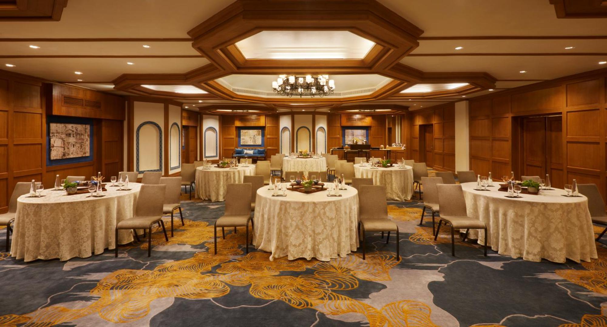 Taj Fort Aguada Resort & Spa, Goa Sinquerim Esterno foto The ballroom at the Taj Bengal