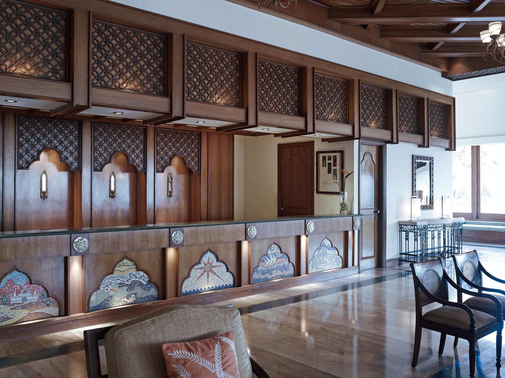 Taj Fort Aguada Resort & Spa, Goa Sinquerim Interno foto The interior of the hotel
