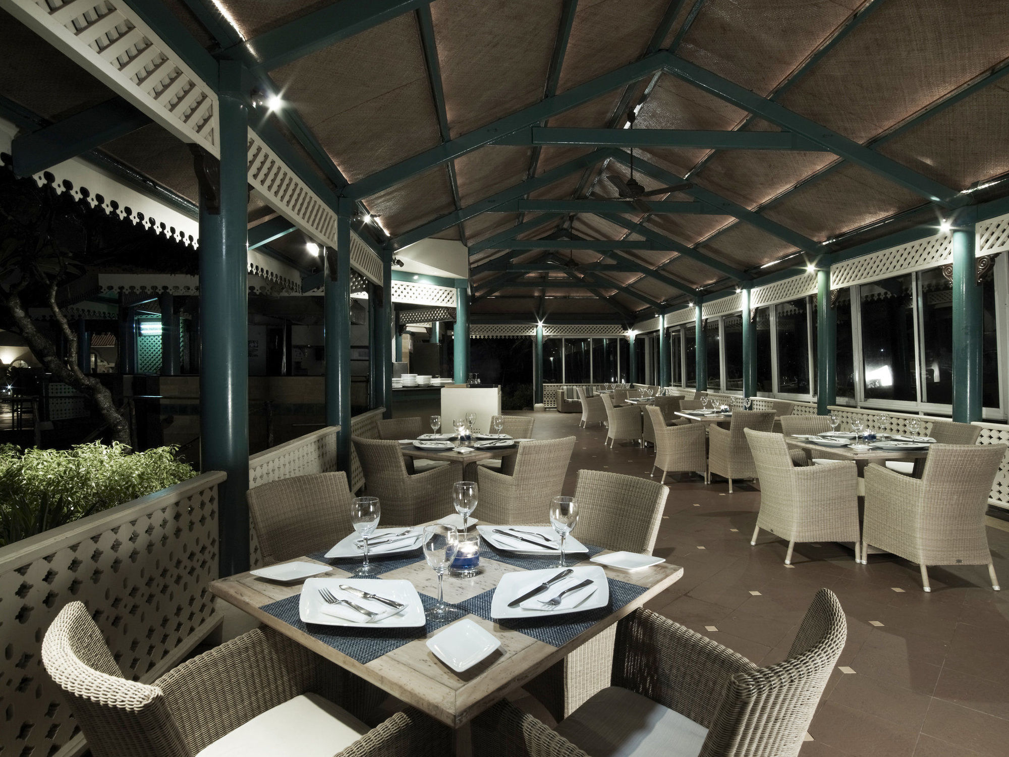 Taj Fort Aguada Resort & Spa, Goa Sinquerim Ristorante foto The interior of the restaurant