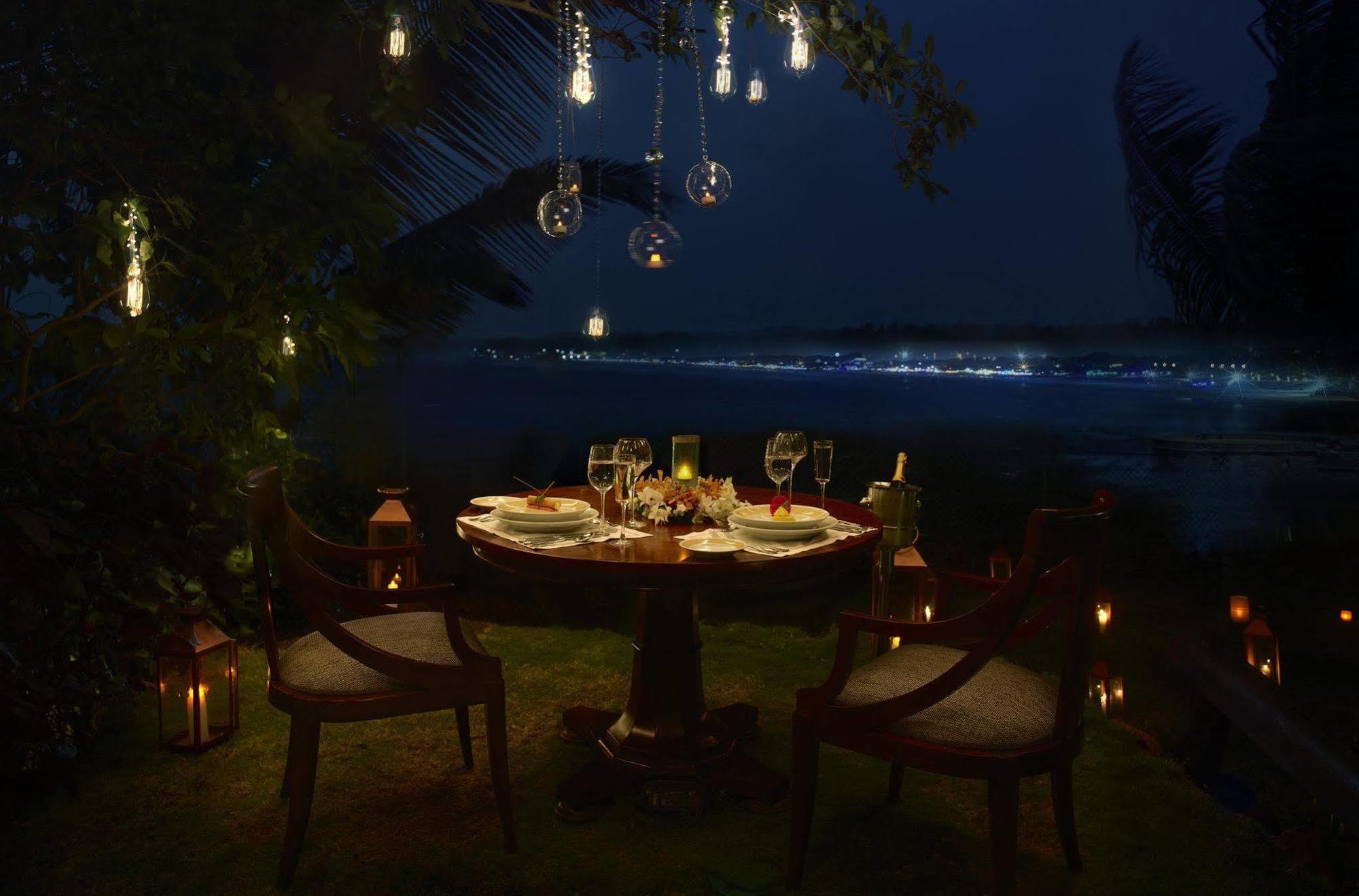 Taj Fort Aguada Resort & Spa, Goa Sinquerim Esterno foto A private dining experience at the Taj Bengal